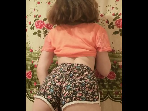 ❤️ Keçika ciwan a seksî li ber kamerayê kurtanên xwe ji xwe dike ☑ Vîdyoya anal li ku.xxxhdporn.ru